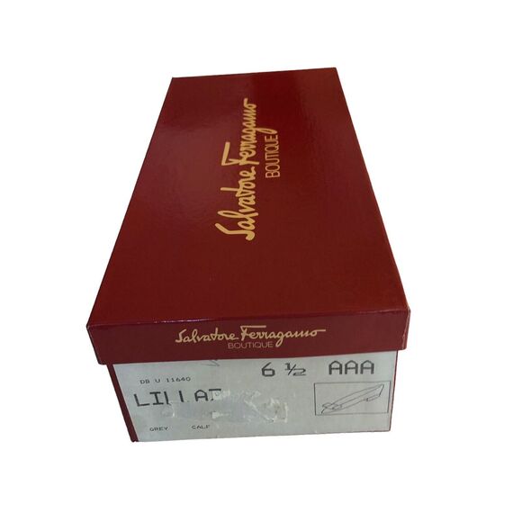 Salvatore Ferragamo Lilla Classic Pump 6.5 New In Box
FITS LIKE A 5!!! - Picture 9 of 9